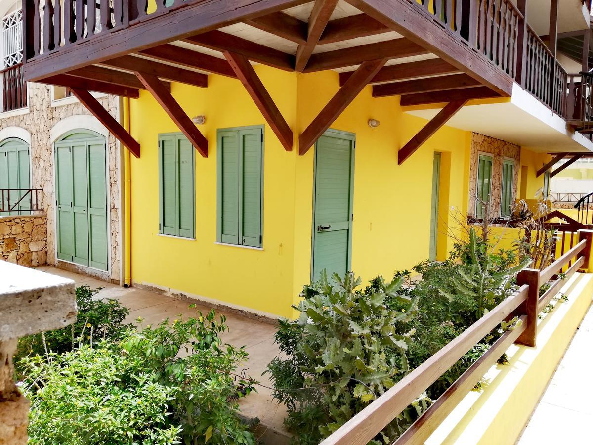 Sal Service - Beach Residence Santa Maria Bagian luar foto